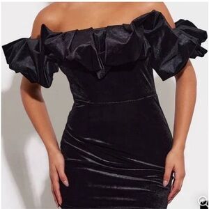 PrettyLittleThing Mini Velvet Ruffe Dress